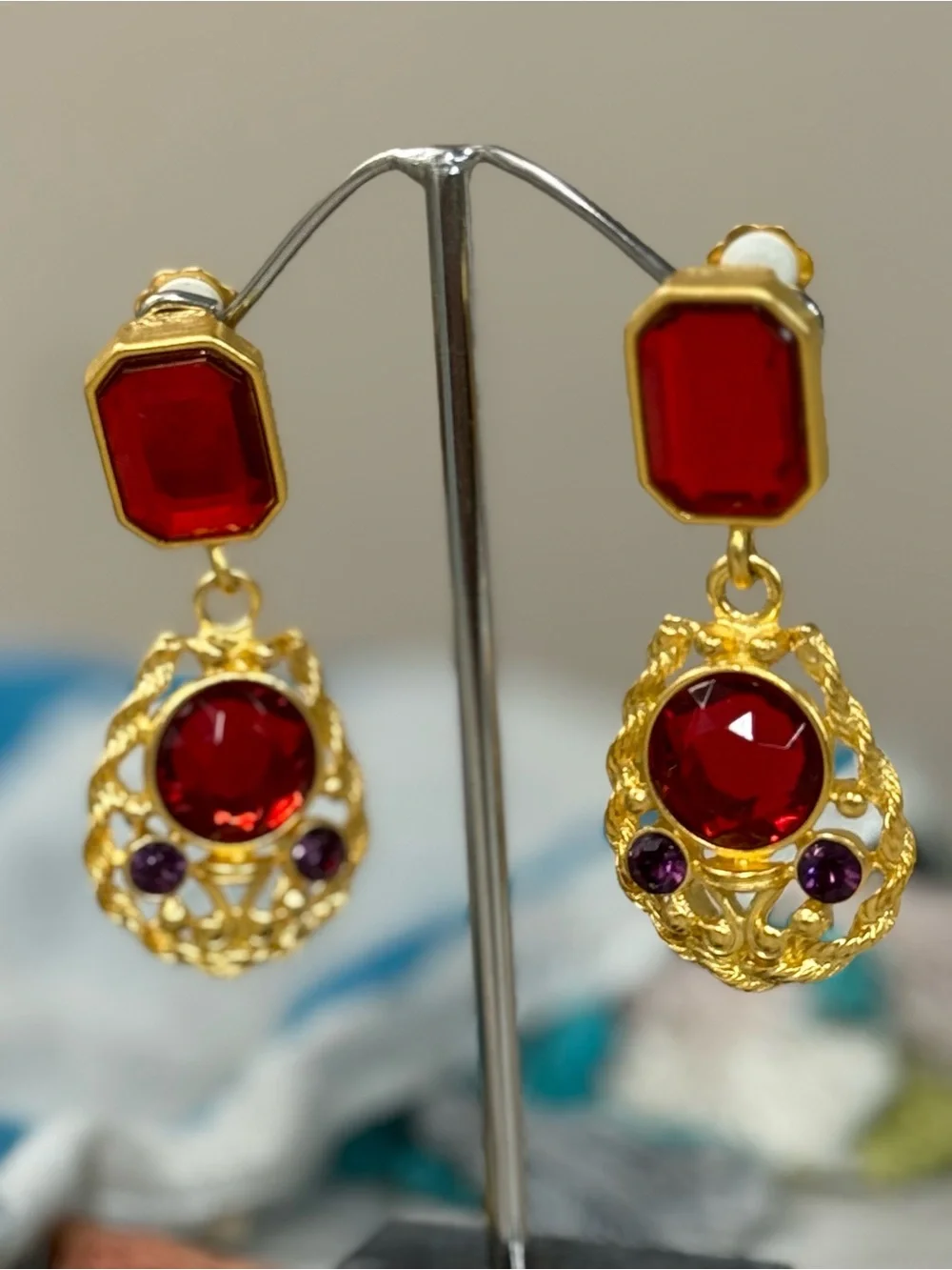 Vintage 90’s Gold-Tone Red Crystal Drop Clip-On Earrings